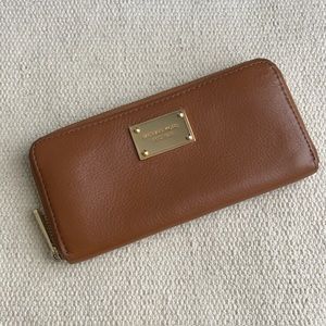 Micheal Kors wallet